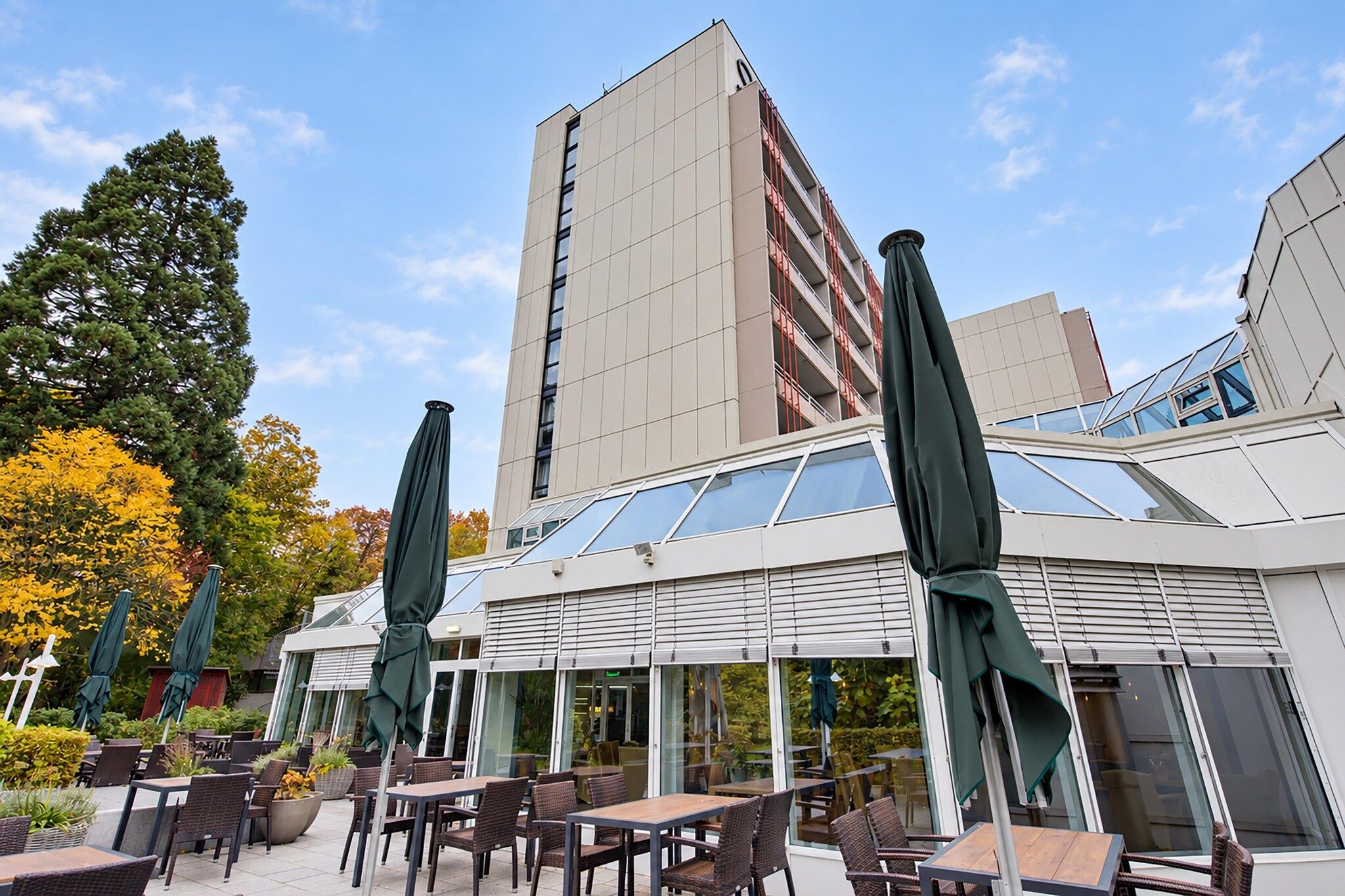 Hotel Exterior [summer]