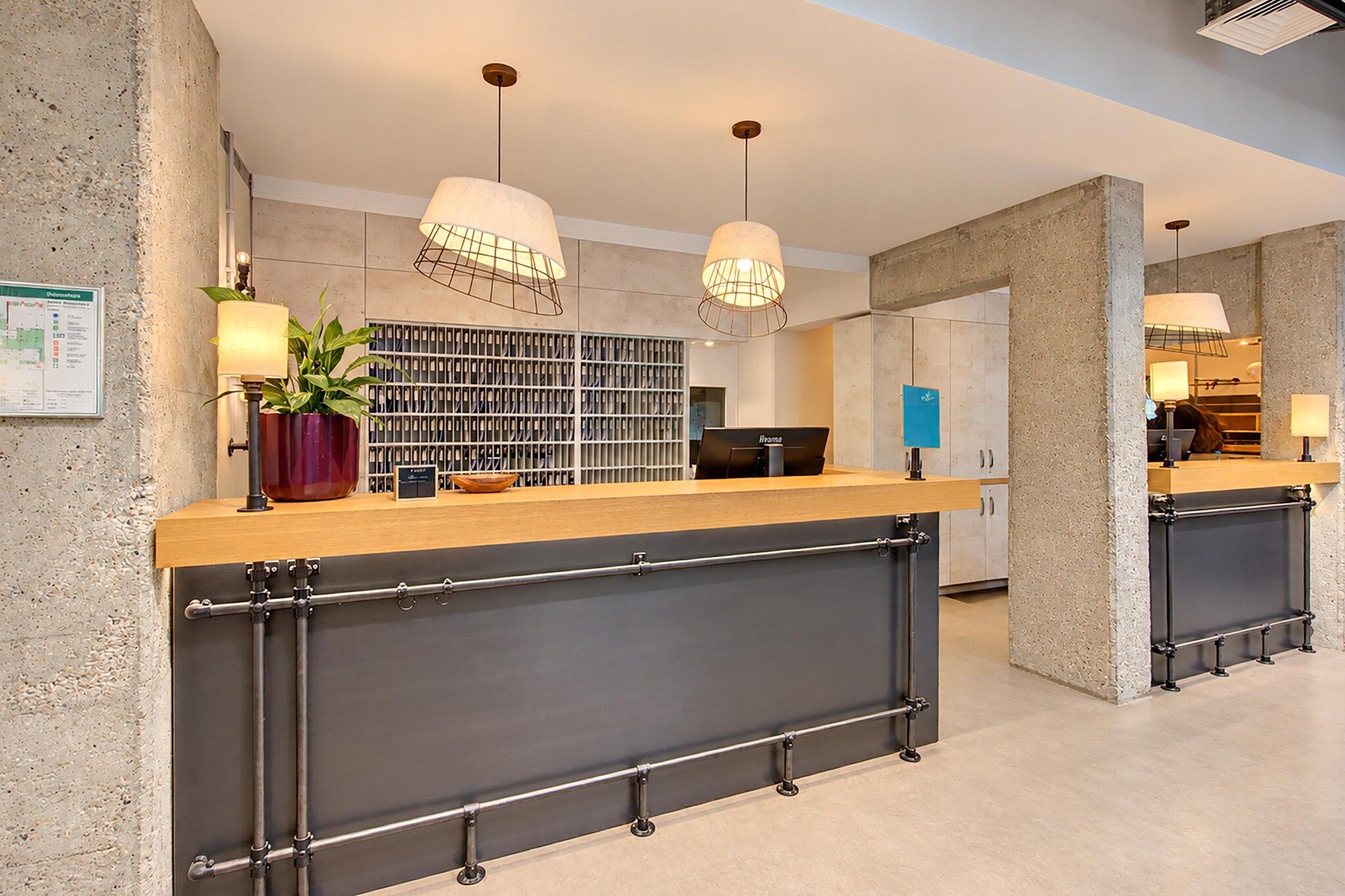 Entrance / Reception