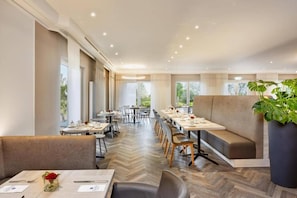 Hotel Facilities and Services - Sunday Hotel Frankfurt Airport - Comfort Twin Room (Hofheim am Taunus)