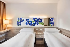 Bedroom - Sunday Hotel Frankfurt Airport - Comfort Twin Room (Hofheim am Taunus)