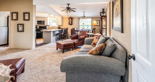 Corporate Retreat Cottage in the city