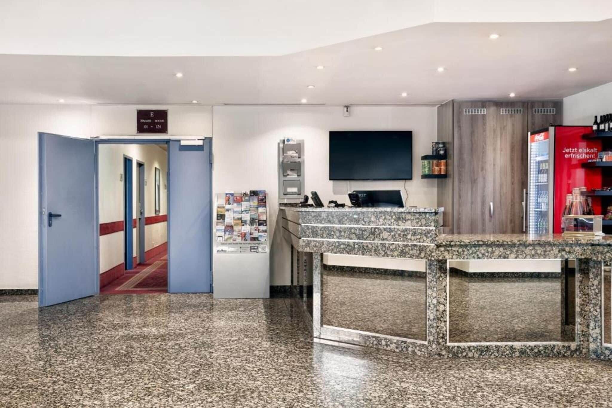 Entrance / Reception