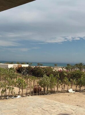 Property grounds - Luxury 1-Bedroom Sea View Villa | Soma Bay by Faramawy (Red Sea Governorate)