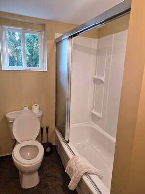 Bathroom - Maison Derierre,
Quiet, centrally located top floor apartment. (West Nipissing)