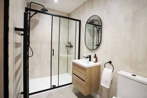 Bathroom - Family Suite with Bunk Room | Olive House (Ambleside)