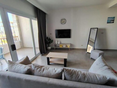Soma Breeze 1 bedroom Apartment By Faramawy
