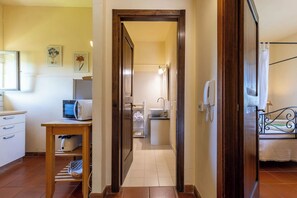 Autumn, Bathroom, Spring, Summer