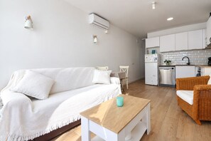 Living area - Vrbo Property (L'Hospitalet de l'Infant)