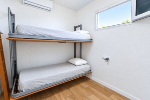 Room - Vrbo Property (L'Hospitalet de l'Infant)