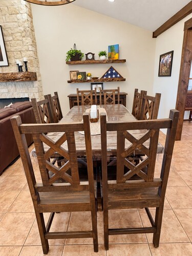 Spacious Ranch House • 5 Min to Baffin Bay • 5 BR • Perfect for Groups