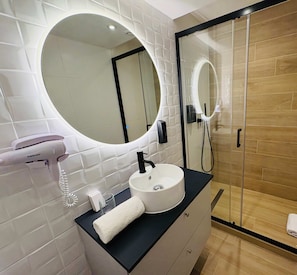 Bathroom - Moret Art Flats (Paris)