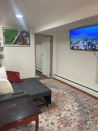 Cozy 1-bedroom house in lovely Jamaica with AC