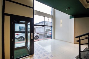 Mặt tiền nơi lưu trú
