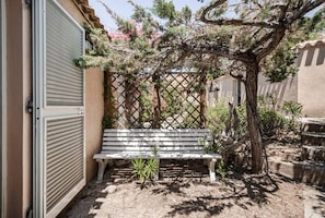 Terrace/patio - Bright villa with a sea view (Costa Paradiso)