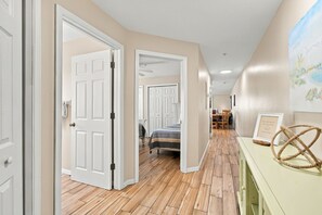 Room - Beachfront Retreat with Private Elevator (Indian Rocks Beach)