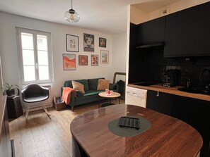 Living area - Vrbo Property (Angers)