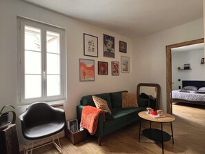 Living area - Vrbo Property (Angers)