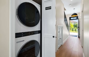 Interior - Cassa Orlando: Luxury Poolside 2BR/2BA Unit 104 (Orlando)