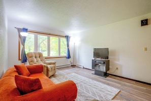 Interior - Rural Edmore Condo: Hunt, Fish & Ski! (Edmore)