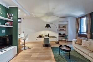 Living area - Vrbo Property (Verona)