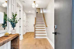 Room - 2 Homes - Rooftop Decks - Fire Pit - Sleeps 24 (Nashville)
