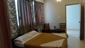 Room - Hotel Jayanag (Mysuru)