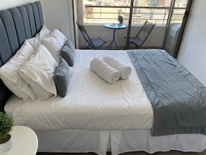 Room - Cozy 1-bedroom apartment in beautiful Santiago with AC (Santiago)
