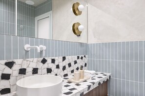 Bathroom - Premium Kolonaki Suite by Lumen Living (Athina)