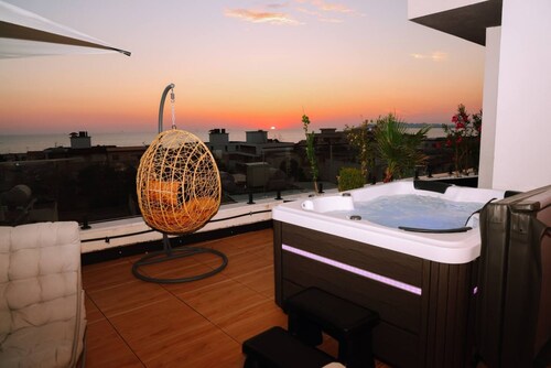 Altamar Luxury Suites Entire Property