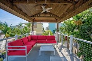 Terrace/patio - Oceanfront Marathon Monthly Rental: Heated Pool + Waterfront + Sunset Views (Marathon)