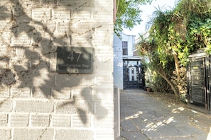 Exterior detail - Large 4 Bedroom Victorian Villa with Roof Terrace (London)
