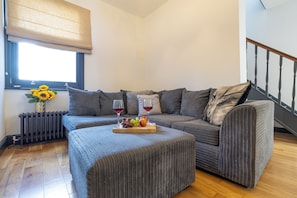 Interior - Large 4 Bedroom Victorian Villa with Roof Terrace (London)