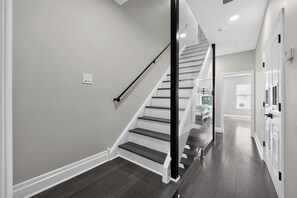 Interior - Luxury Queens Village - 4Br 4.5Ba - Rooftop Patio (Philadelphia)