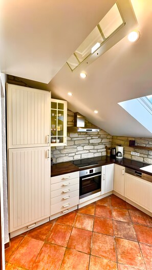 Private kitchen - Apartment 'Unterkunft Langenselbold' with Shared Garden and Balcony (Langenselbold)