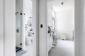 Bathroom - The Rosebrook (Lakewood)