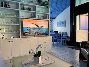 Interior - Holiday Home 'Haus Schöpshuus' with Wi-Fi (Butjadingen)