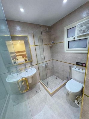 Bathroom - Lotus Pyramids and Jacuzzi (Giza Governorate)