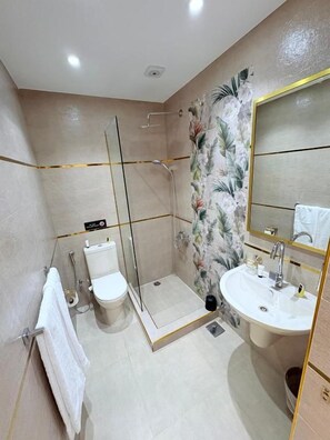 Bathroom - Lotus Pyramids and Jacuzzi (Giza Governorate)