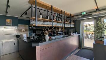 Bar (in der Unterkunft)