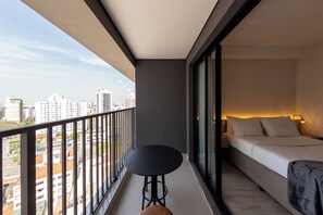 Room - Cabrini by Bhomy (São Paulo)