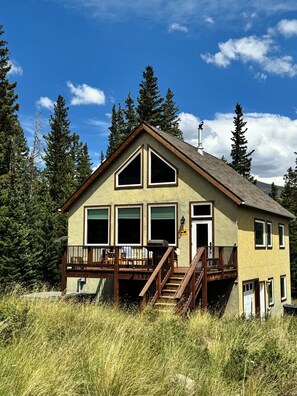 Exterior - Alma's Favorite Private 4-bedroom house in the Rocky Mountains (Fairplay)