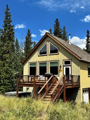 Exterior - Alma's Favorite Private 4-bedroom house in the Rocky Mountains (Fairplay)