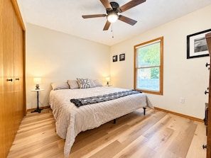 Room - 2-Bedroom Townhome, Conveniently Located, Budget Friendly (Jackson)