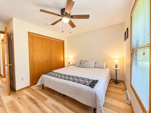 Room - 2-Bedroom Townhome, Conveniently Located, Budget Friendly (Jackson)