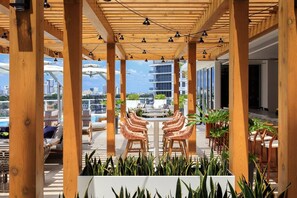 Outdoor dining - 5-Star Luxury Condo at Tiffany House -7th floor (Fort Lauderdale)