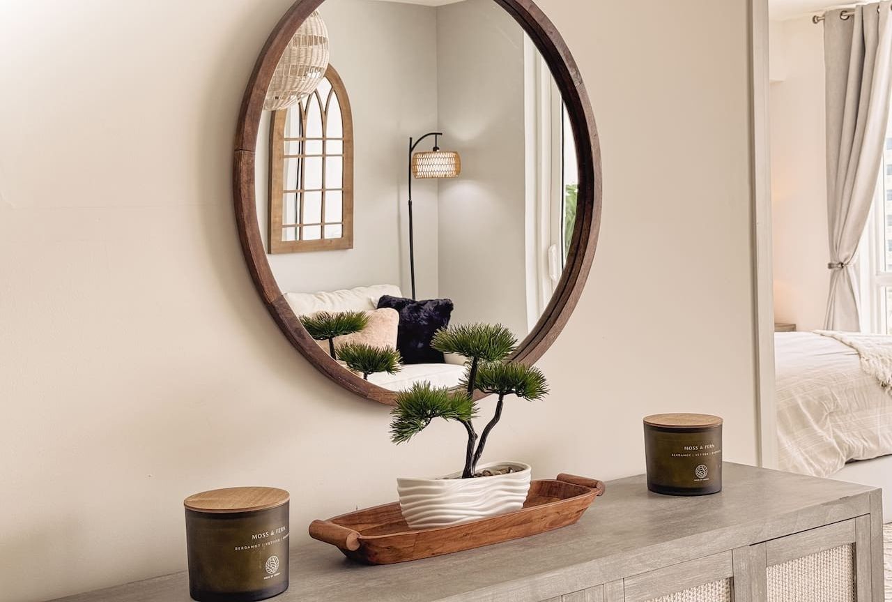 It`s the little details that make a stay special! Thoughtfully curated coastal decor, warm natural textures, and stylish accents bring a welcoming, sophisticated feel to your Fort Lauderdale getaway.