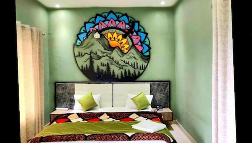 Shiva Valley Resort