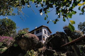 Ngoại thất