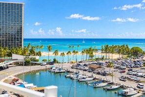 Marina - Ocean & Marina View Condo, Free Parking, Waikiki (Honolulu)