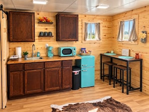 Private kitchen - Beautiful cabin in Brady perfect for a relaxing getaway (Brady)